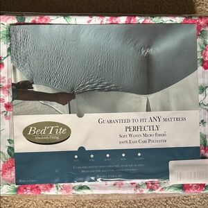 Beautiful pink floral full-size sheet set - soft microfiber, machine wash/dry